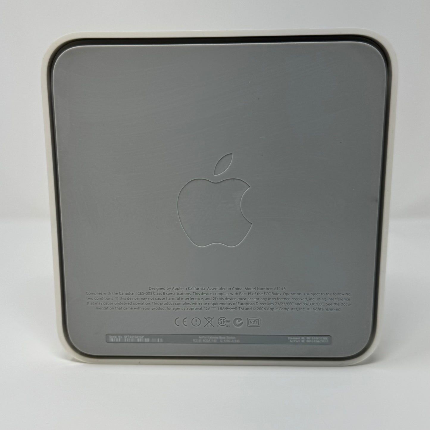 Apple AirPort Extreme Wireless Router White MD031LL/a