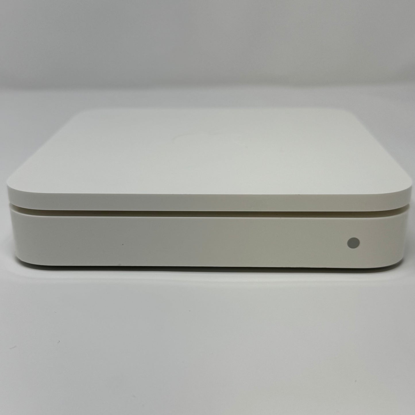 Apple AirPort Extreme Wireless Router White MD031LL/a