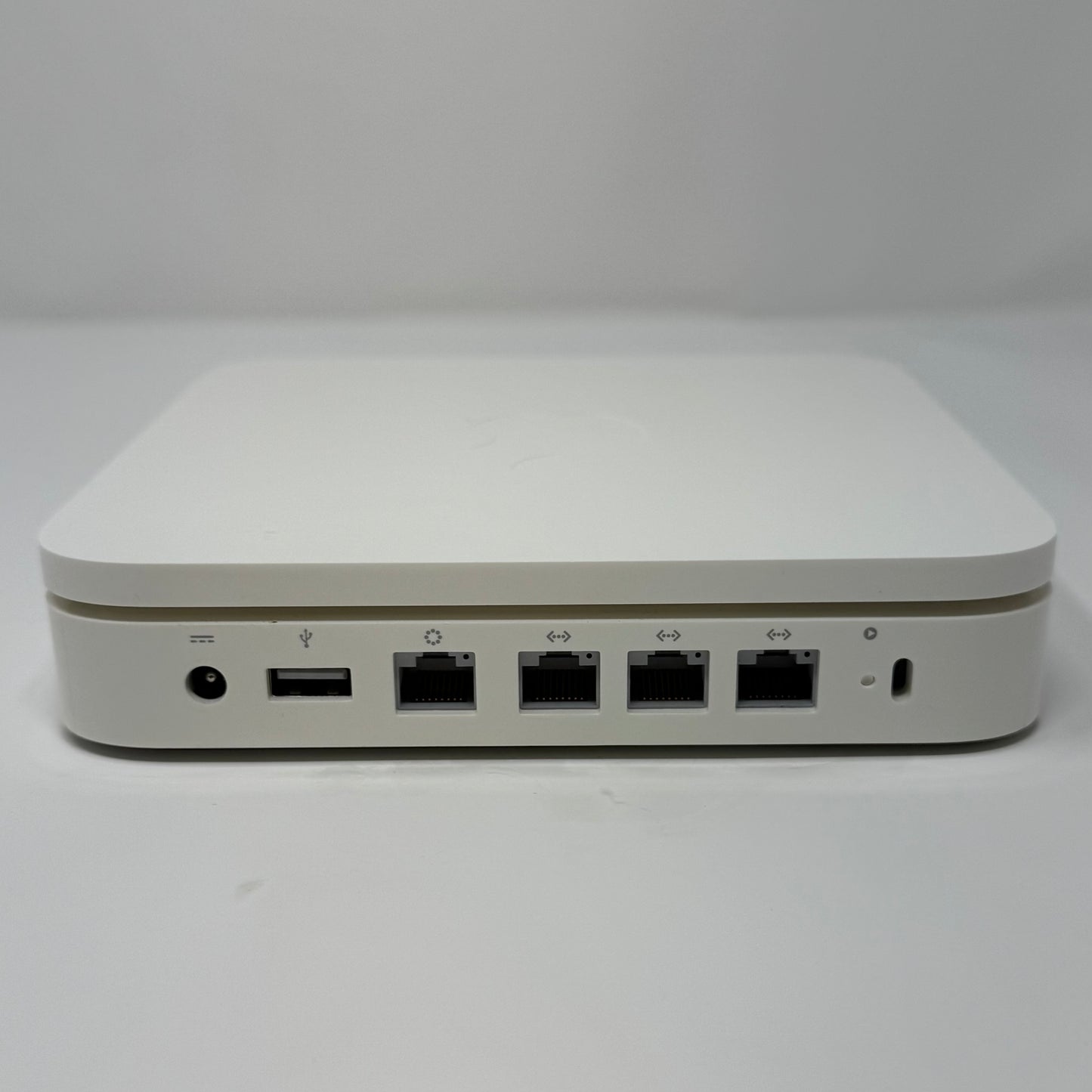 Apple AirPort Extreme Wireless Router White MD031LL/a