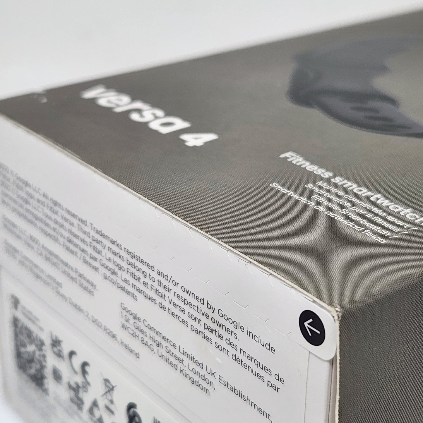 New Fitbit Versa 4 24mm Fitness Smartwatch FB523BKBK-US