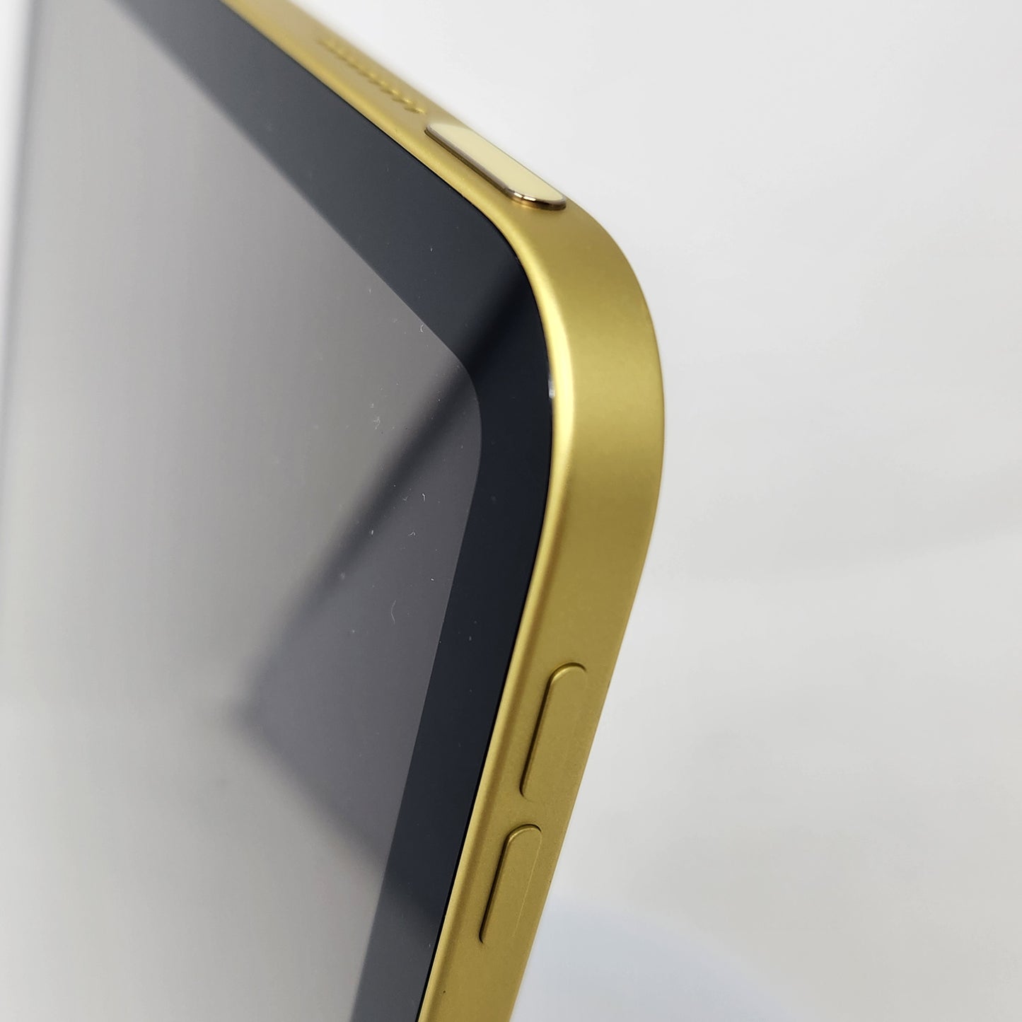 WiFi Only Apple iPad 11" (A16) 128GB Yellow MD4D4LL/A