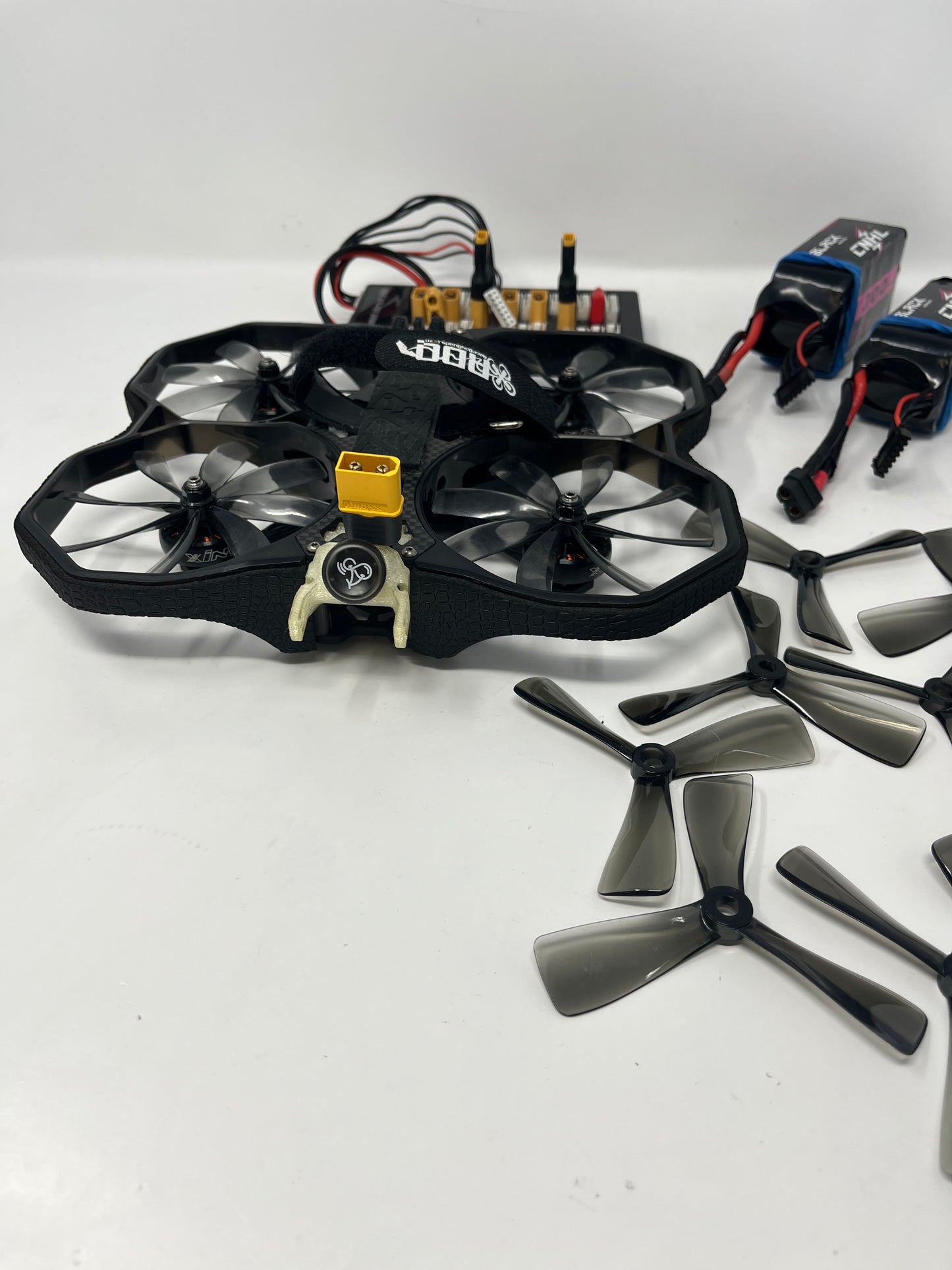 iFlight ProTek35 MR-IFP35F HD FPV Quad Drone w/ DJI 04 Air Unit and Charging Board + 2x 1,300mAH Batteries
