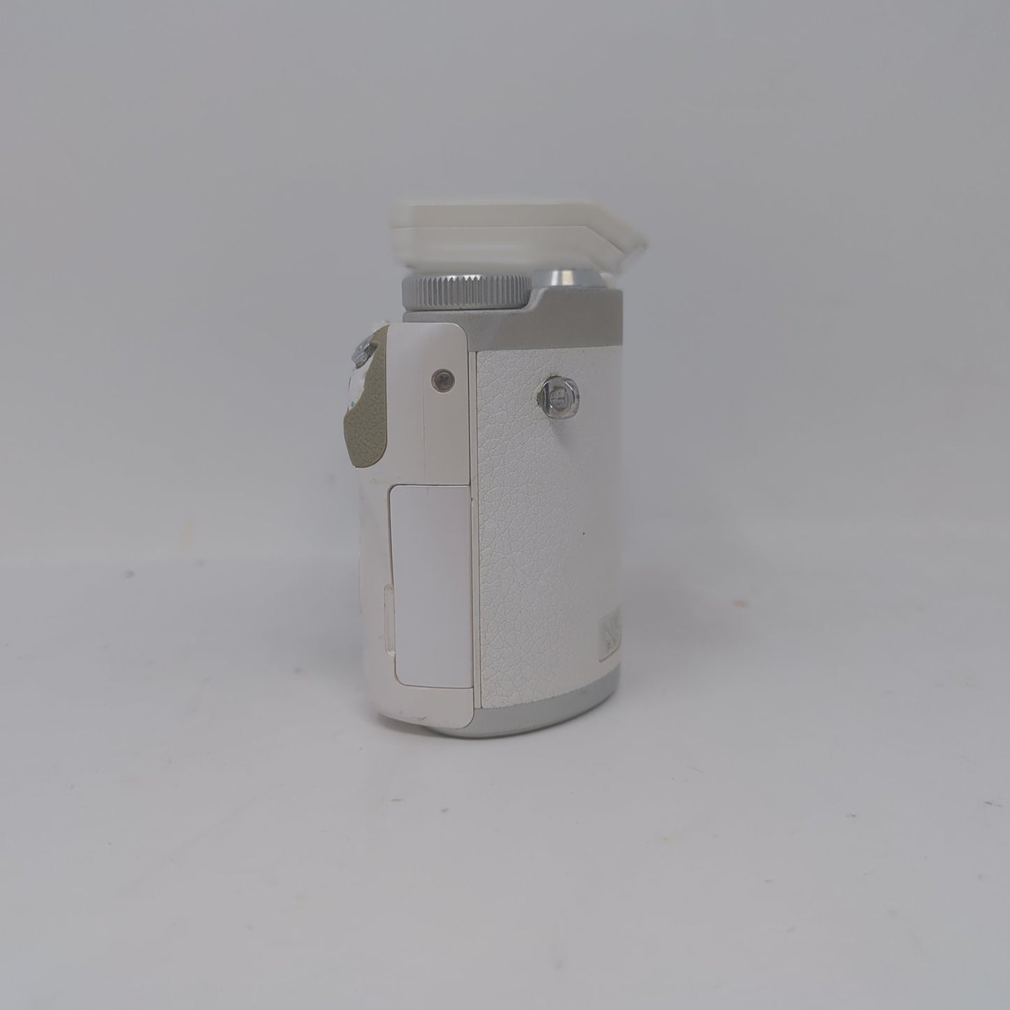 Samsung NX300 EV-NX300ZBABUS 20.3MP Mirrorless Camera with Samsung Lens