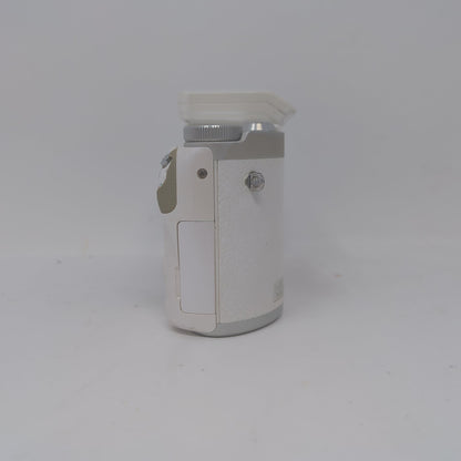 Samsung NX300 EV-NX300ZBABUS 20.3MP Mirrorless Camera with Samsung Lens