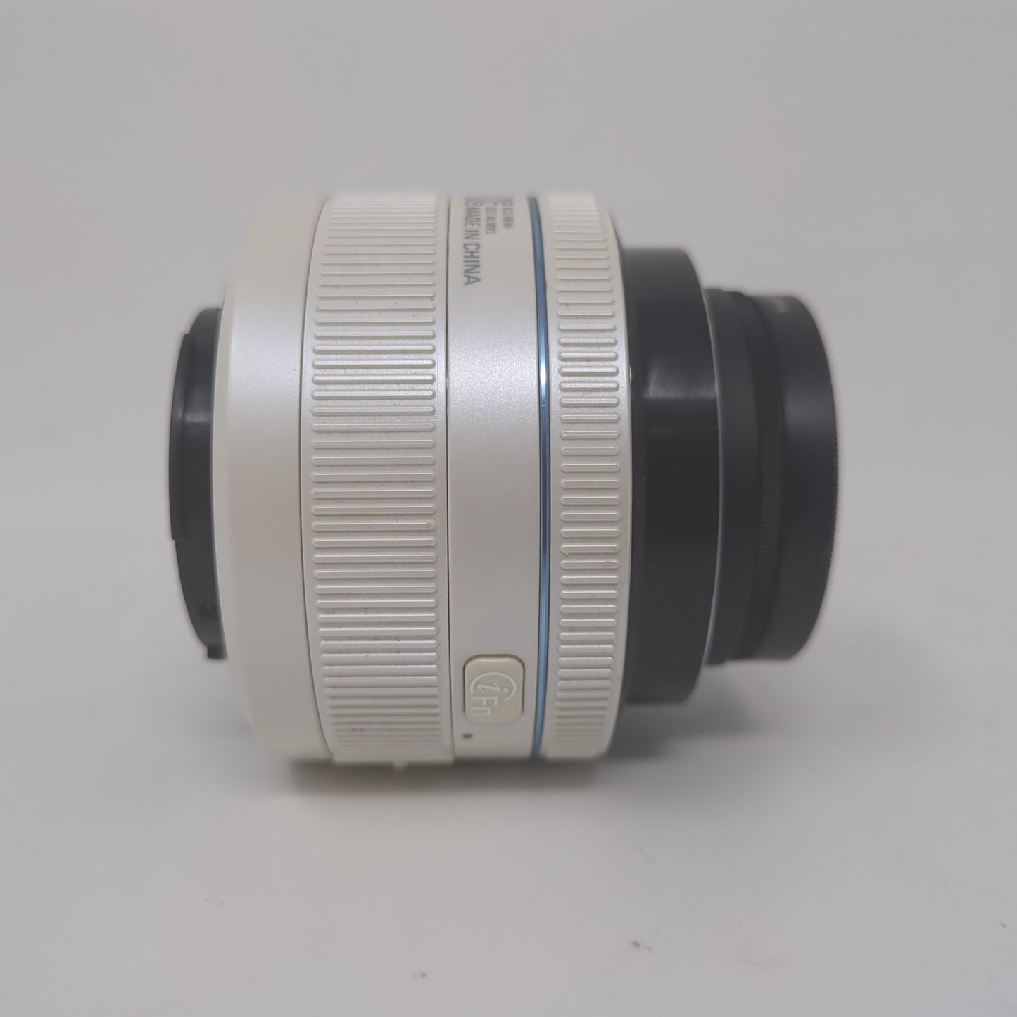 Samsung NX300 EV-NX300ZBABUS 20.3MP Mirrorless Camera with Samsung Lens