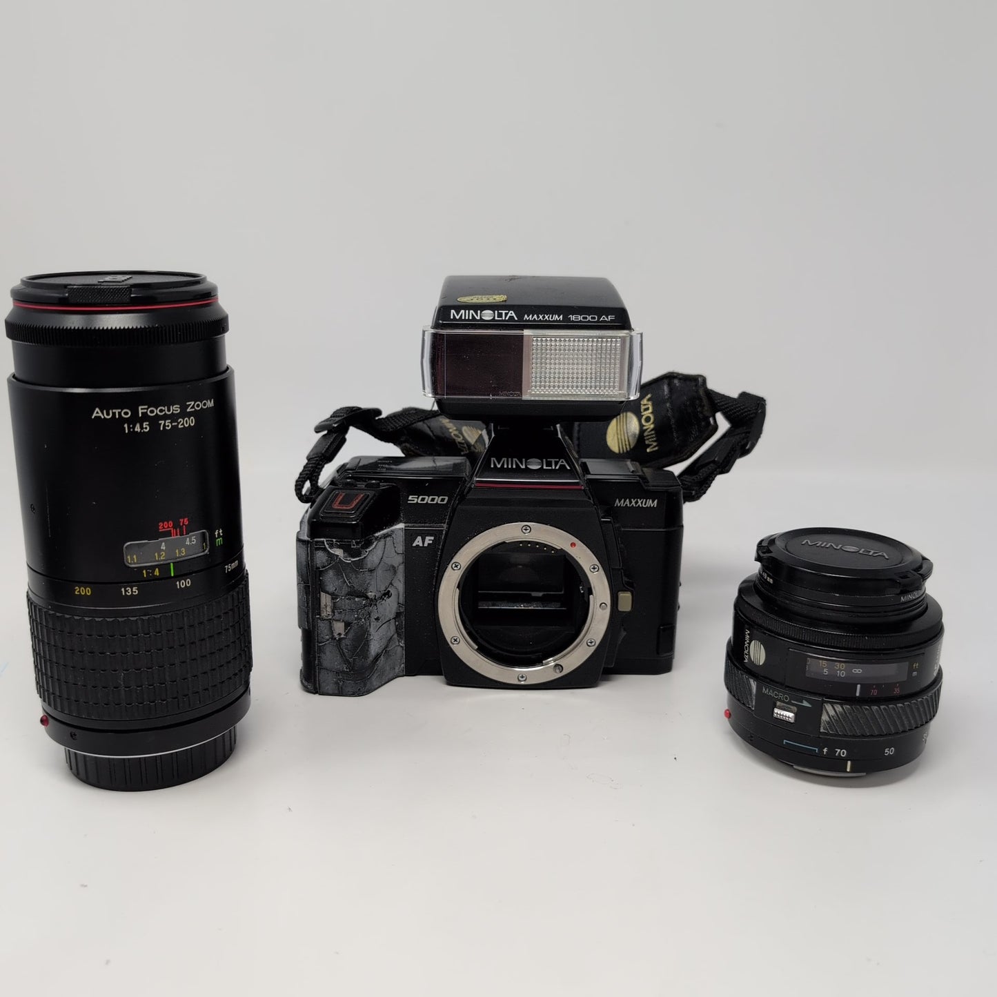 Minolta Maxxum 5000 35mm SLR Film Camera w/Flash and 75-200mm + 35-70mm Lens