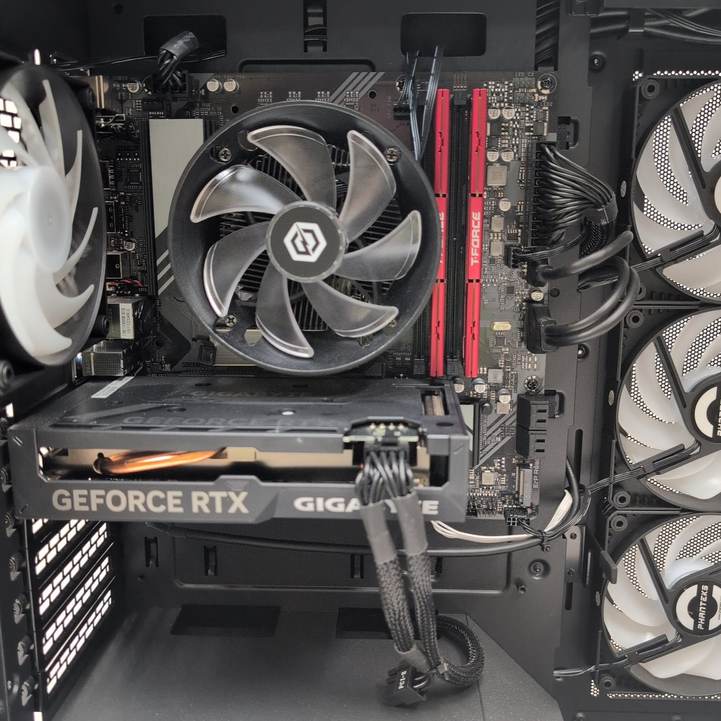 iBuyPower C-Series i5-14400F 2.50GHz 32GB RAM 2TB SSD Gigabyte GeForce RTX 4060