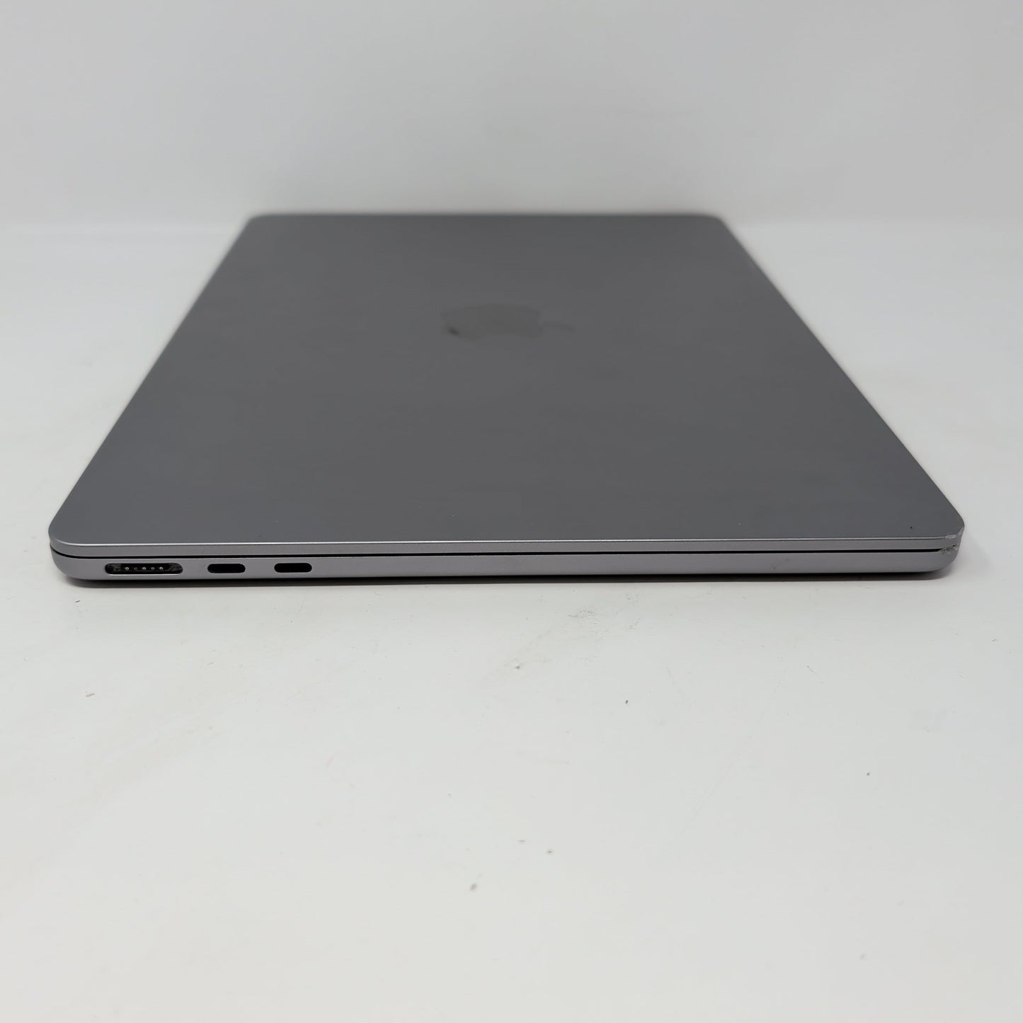2022 Apple MacBook Air 13.6" M2 8C GPU 3.5GHz 16GB RAM 256GB SSD A2681